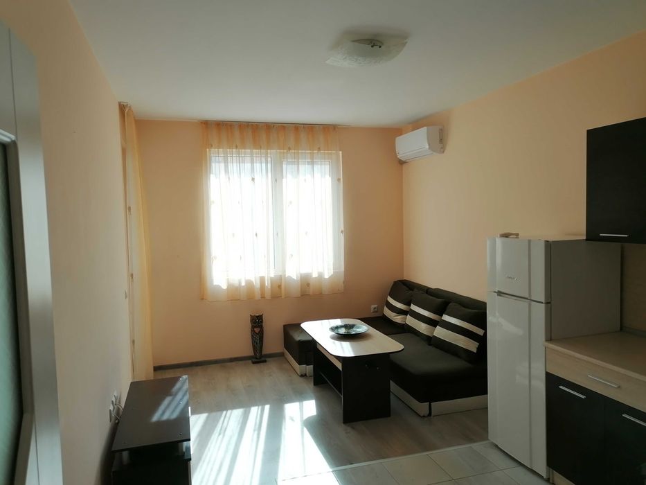 Дава се под наем Двустаен апартамент в Варна, Базар Левски - 60 кв.м за 402.9 € - Снимка #2