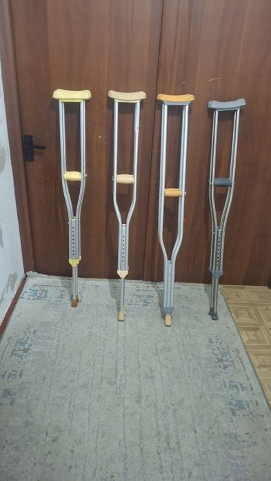 Костыли подмышечные