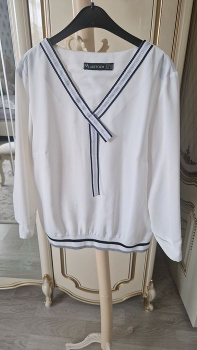 Продам платья блузку