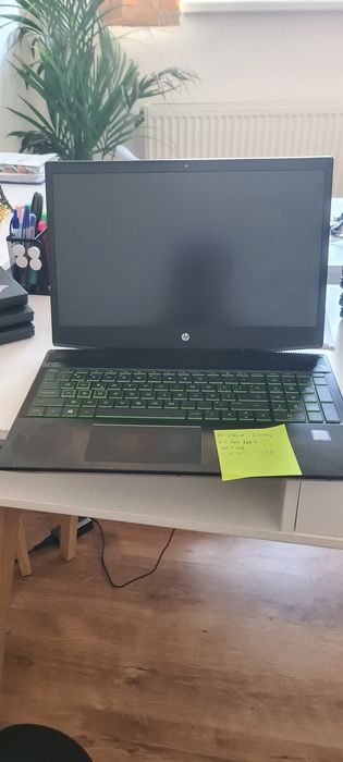 HP Pavilion Gaming 15-cx | i5-8300H | 8GB RAM | GTX 1050Ti 4GB | Defect carcasă spate