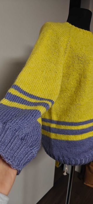 Джемпер вязанный, новый.