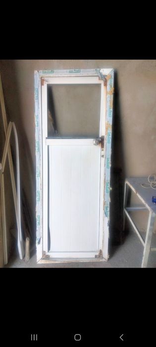 Двери пластиковые и из альюминия пластикалық есіктер