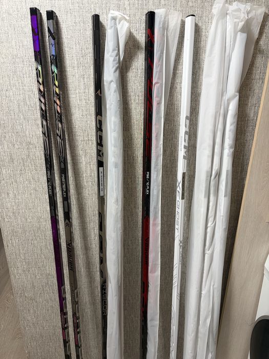 Хоккейнве клюшки Bauer и CCM