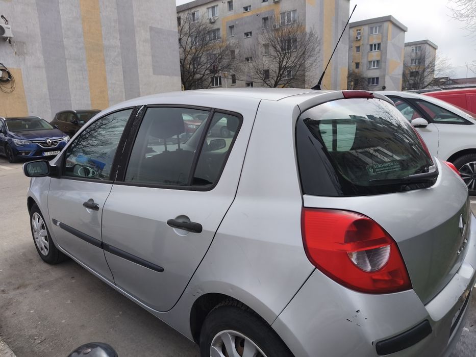 Vând Renault Clio