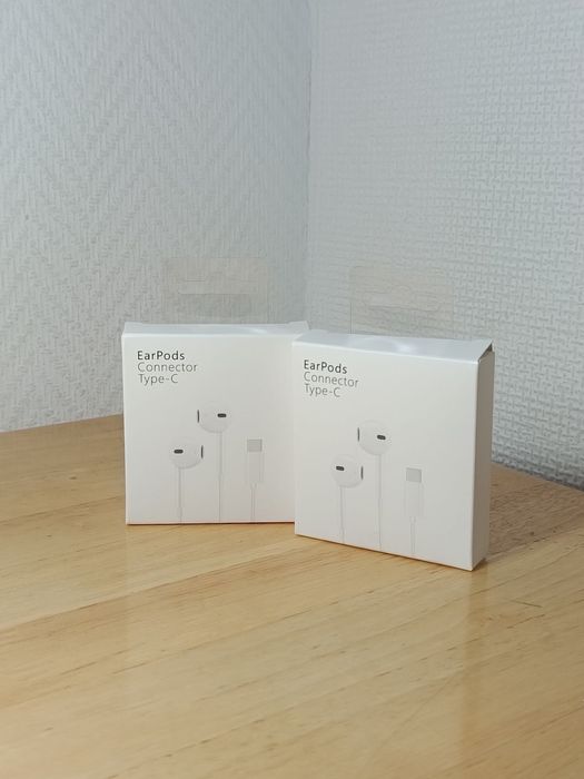 Проводной наушник