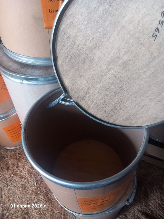 Картонени бидони с метален капак