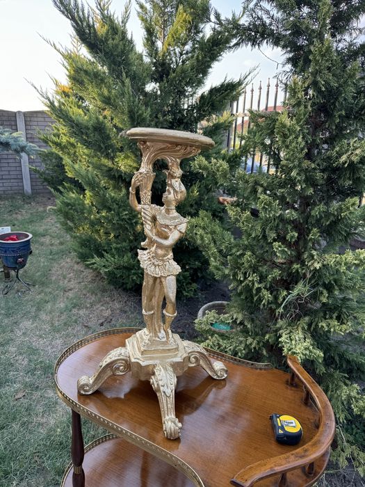 Postament din lemn, aurit