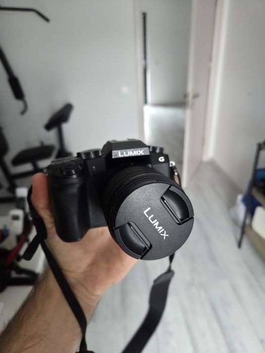 Panasonic Lumix DMC G7 cu obiectiv si  accesorii
