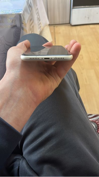 Продам айфон 11 в хорошем состоянии