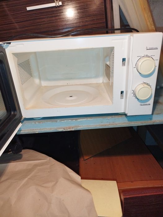 Микровълнова фурна грил