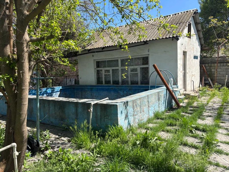 6 sotix dacha sotiladi