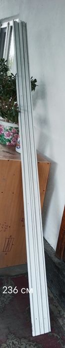 продам карнизы 2шт