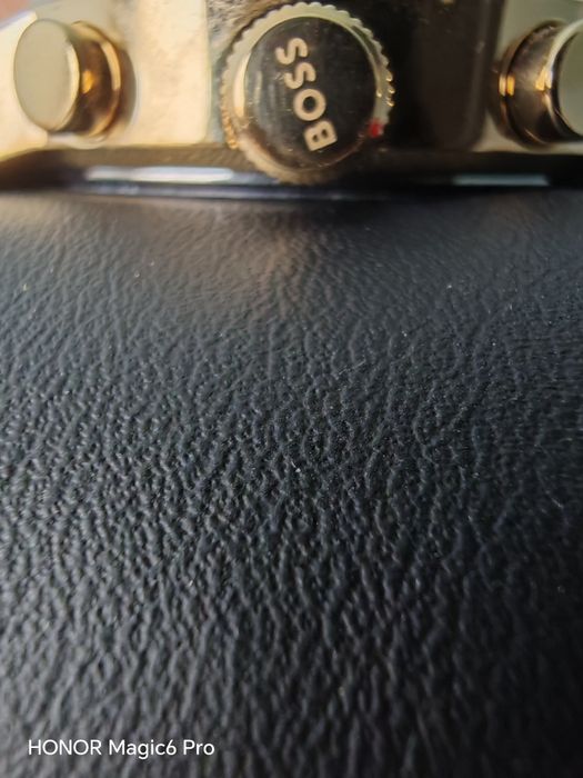 BOSS оригинален нов часовник.Промоция