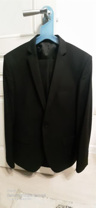 Продам классический  костюм