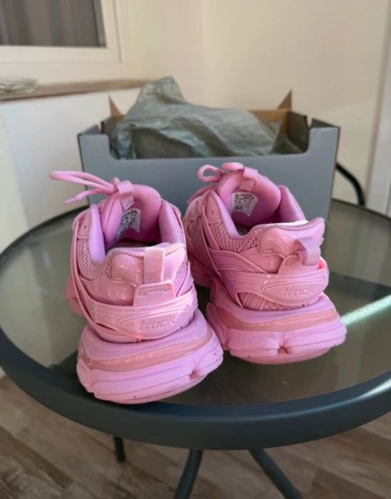 Balenciaga track
