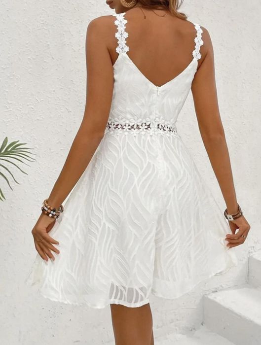 Рокля, размер М,чисто нова