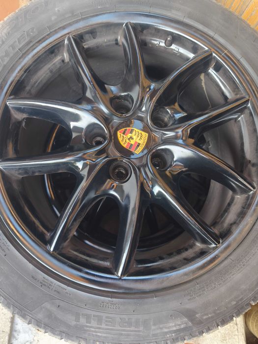 Джанти r19 за Porsche с гуми Pireli