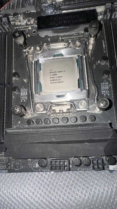 i7-6800k, Strix X99 Gaming , 16 gb ddr4, 1080TI Evga,