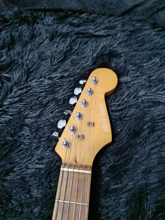 Электрогитара roket (корпус из ели )