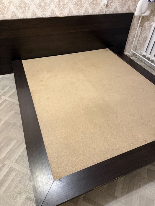 Кровать двуспальная