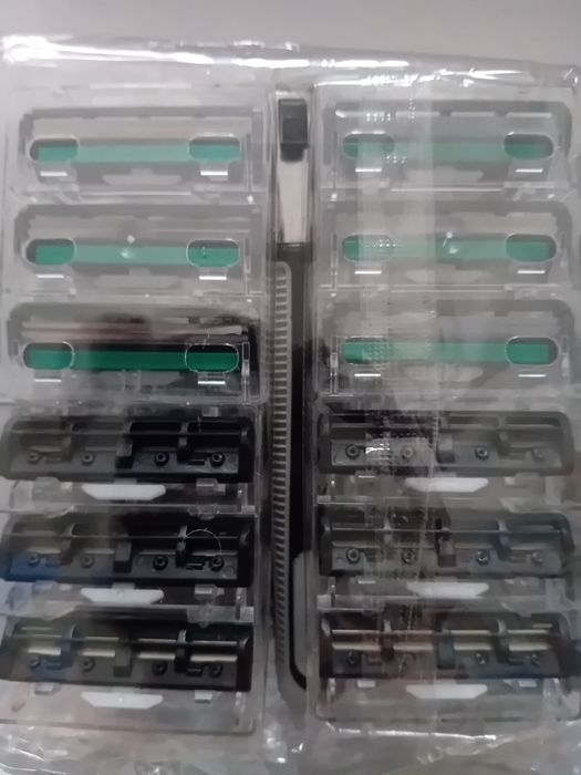 Aparate de ras cu 48 piese de rezerva