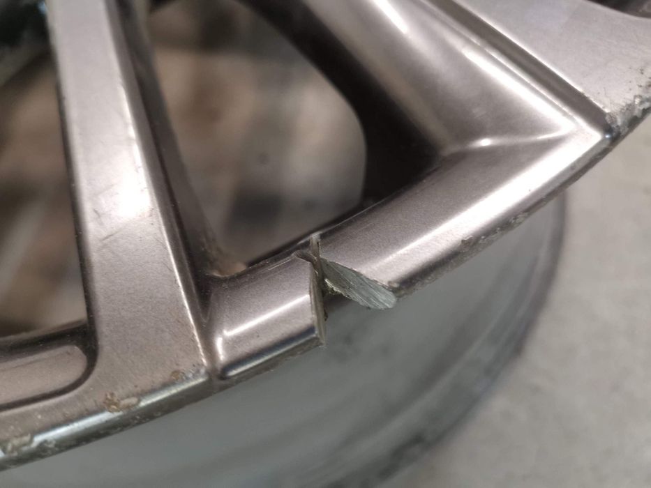 Лексус РХ / Lexus RX [Translated text:] Джанта 9J 21 инча ET40 Lexus R