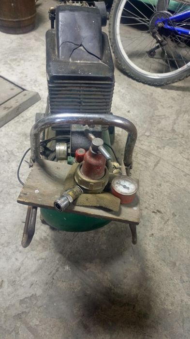 Продам компрессор