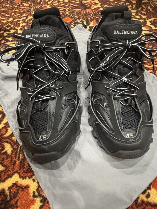 продам Balenciaga track 1