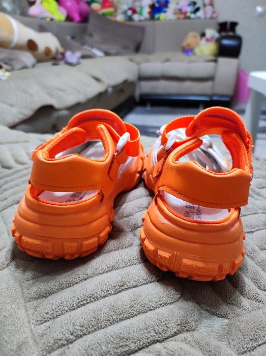 Продаю кроссовки 27 размер