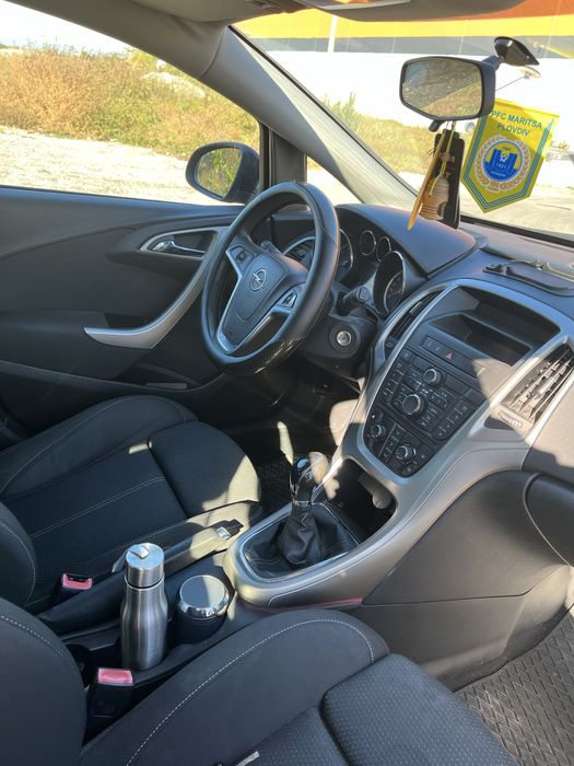 Opel Astra J 1.4 бензин