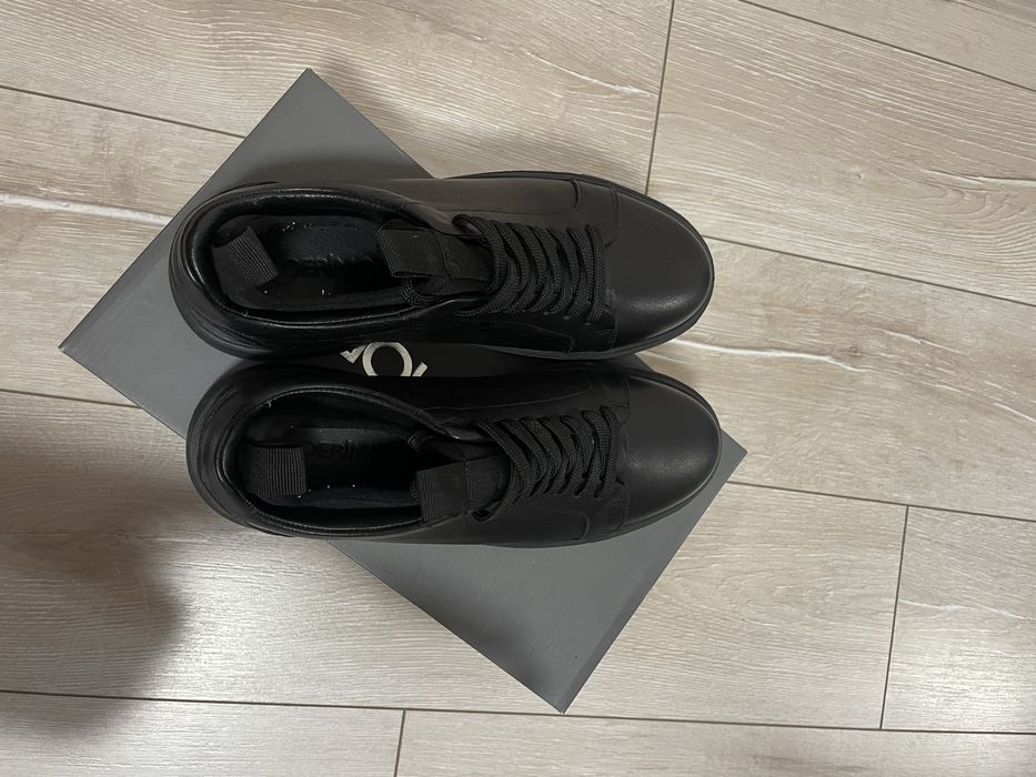 Кожени обувки с шев