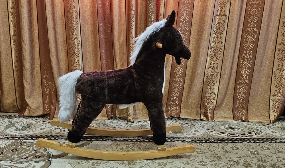 Продам лошадь качалку!