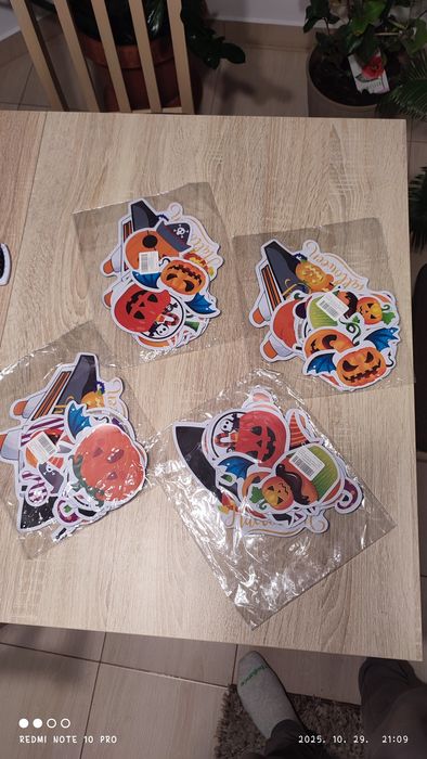 16 bucăți magneți de frigider de Halloween