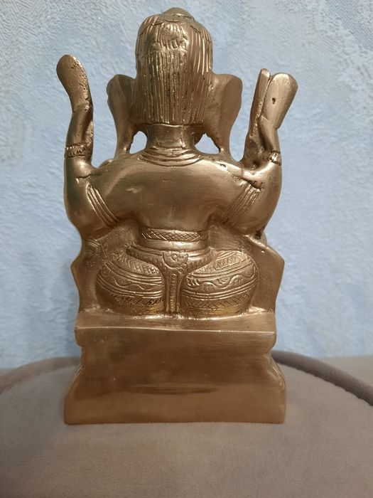 Бронзовый    Статуэтка.