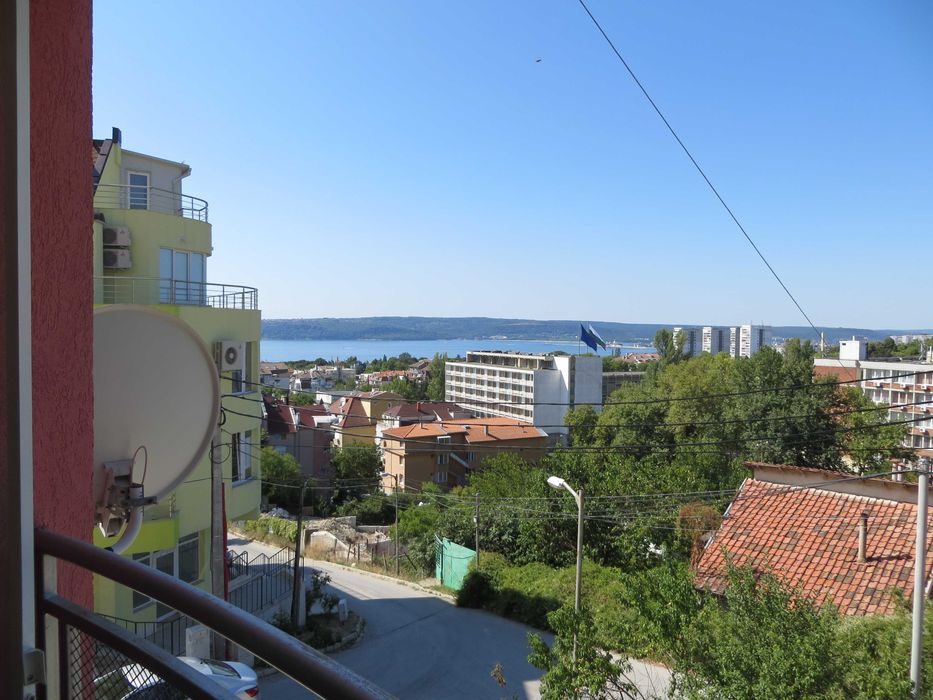 Тристаен , Бриз , Собственик