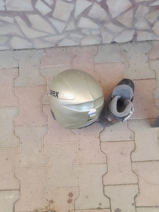 Vând schi cu clapare pentru copii