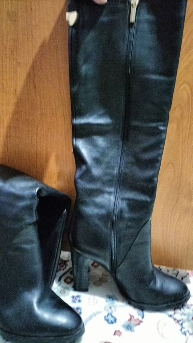 Продам зимние сапоги натуральная кожа, черного цвета, европейка.