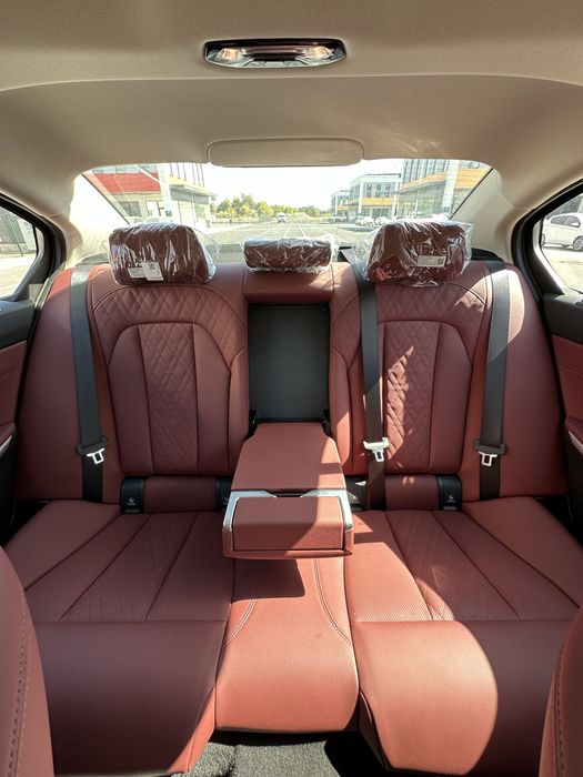BMW i3 35L 2025 EV в наличаи от Terra Auto