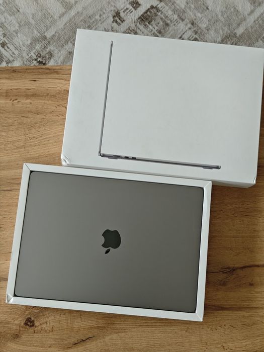 MacBook Air 15" M3 (Отличен)