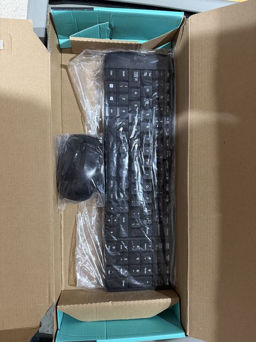 Logitech MK220 мишка + клавиатура безжични