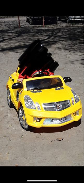 Машинка на аккумуляторе