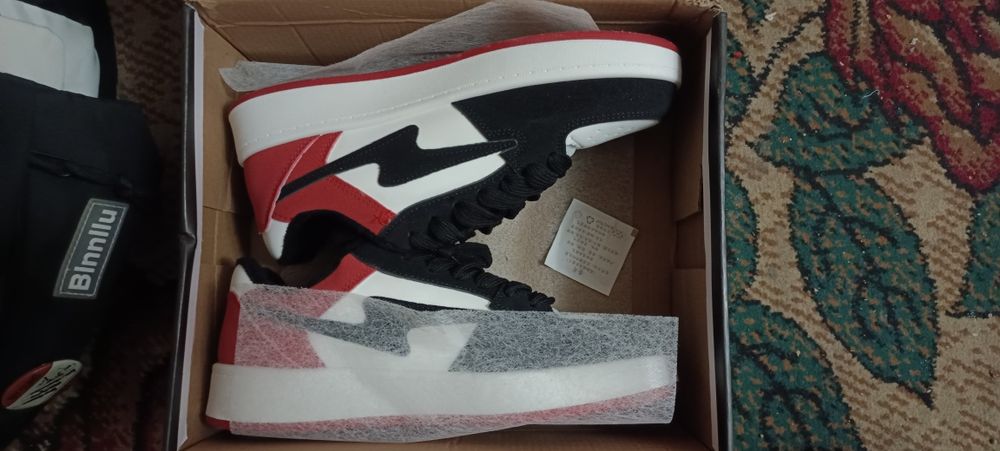 Продам зимние кроссовки, носил полдня