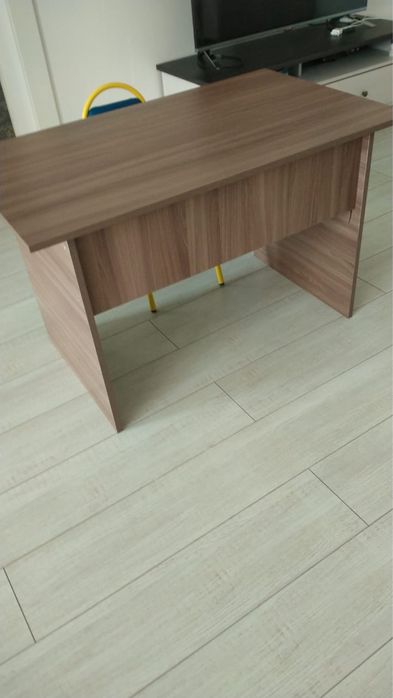 Продам детские учебные столы