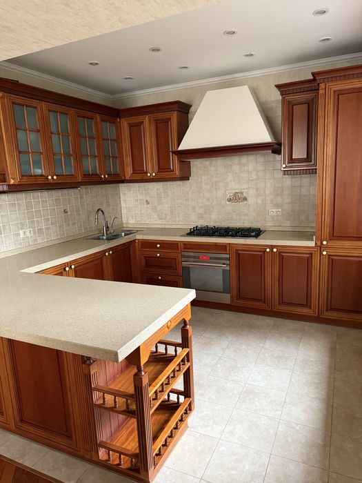 Кухня из  дерева