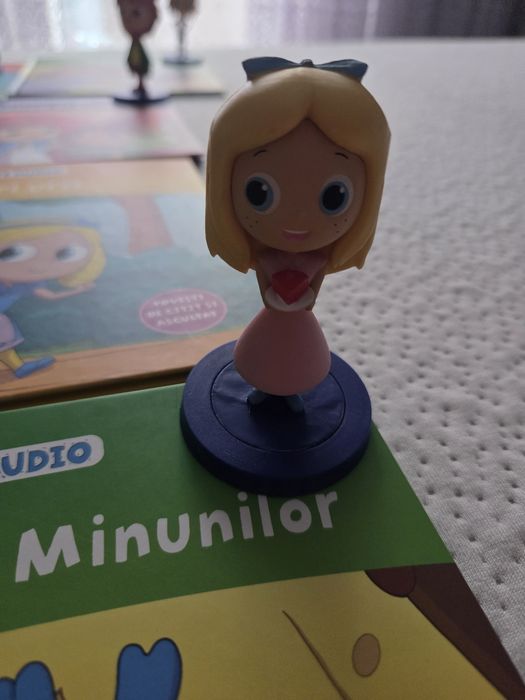 Alice in tara minunilor-carte+figurina