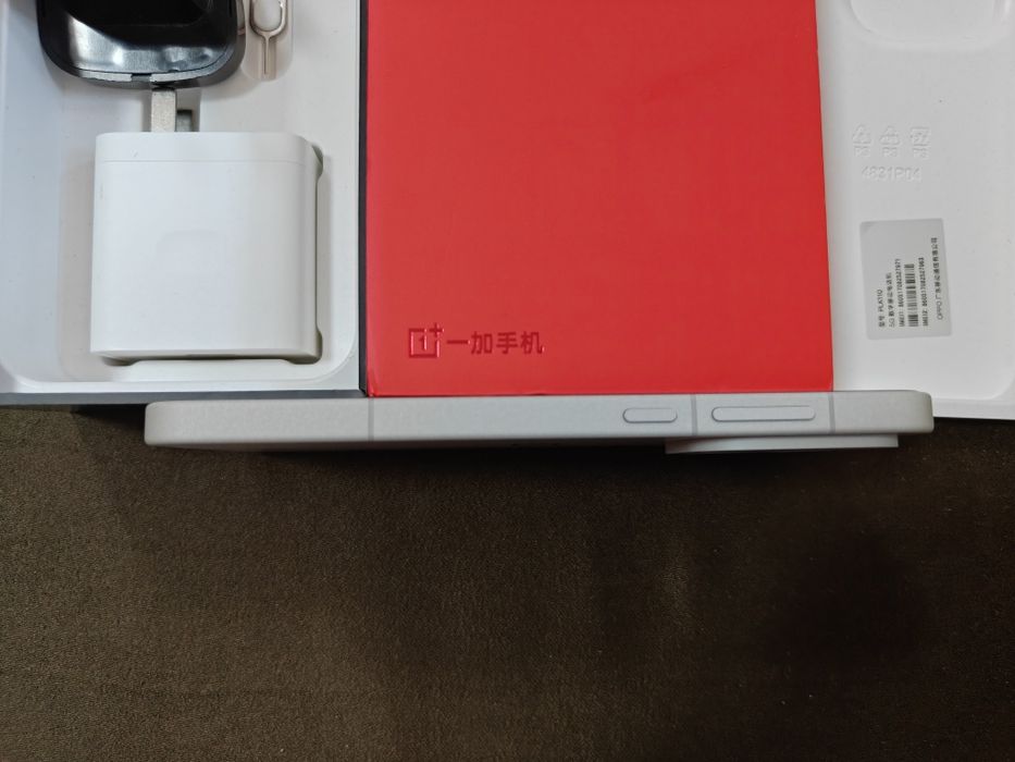 OnePlus 15 16/256 като нов