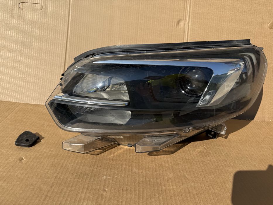 фар Opel Zafira D Citroen Jumpy 4 Opel Vivaro Xenon 2019