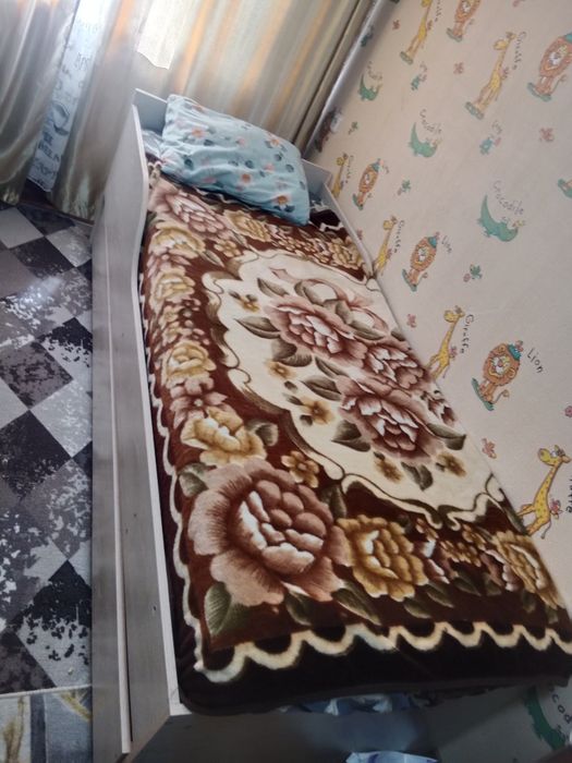 Выдвижная кровать-софа с матрасом