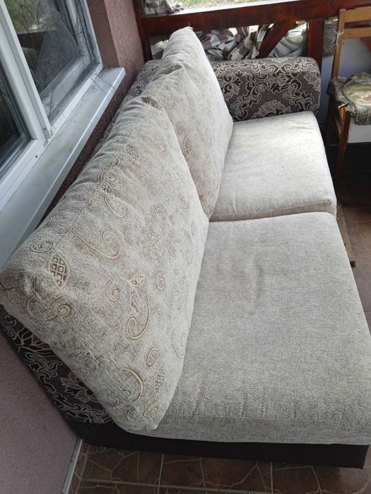 Разтегателен диван