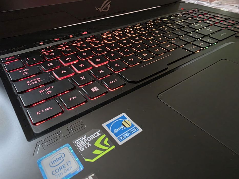 Oferta Laptop Gaming ASUS ROG i7 GTX 1060 24GB RAM SSD HDD 17.3 RGB